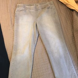 Gloria Vanderbilt light grey stretch pants
